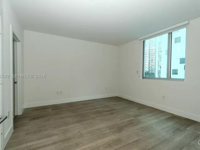 2-bedroom condo for sale in Miami - 500 Brickell Ave 1407 - MondialRealty