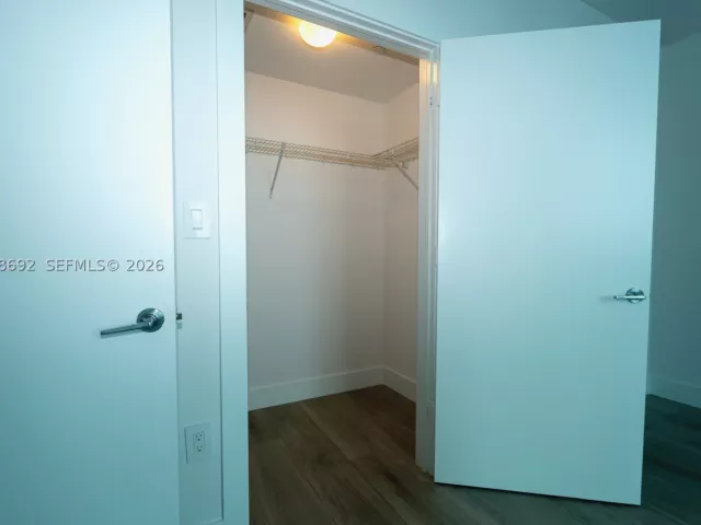 2-bedroom condo for sale in Miami - 500 Brickell Ave 1407 - MondialRealty