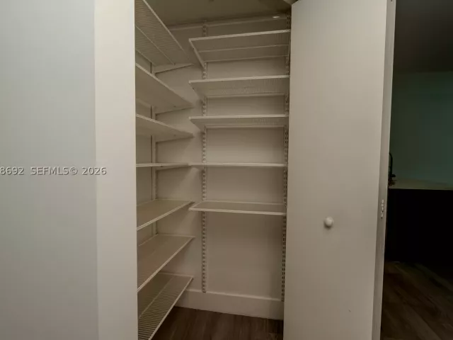 2-bedroom condo for sale in Miami - 500 Brickell Ave 1407 - MondialRealty