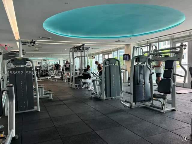 2-bedroom condo for sale in Miami - 500 Brickell Ave 1407 - MondialRealty