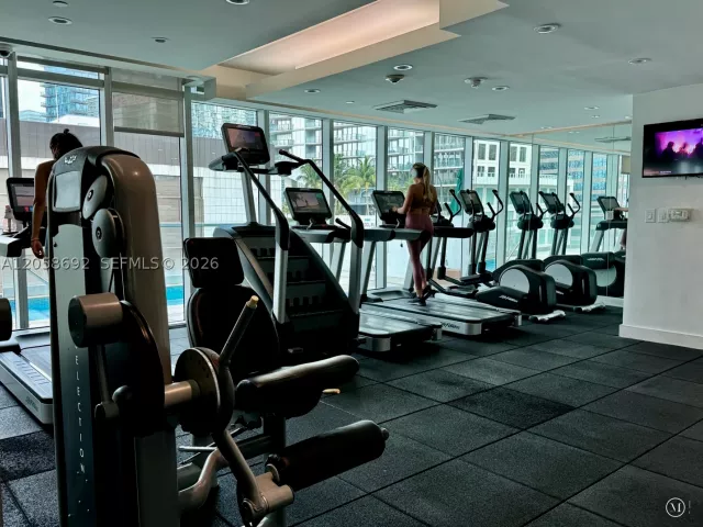 2-bedroom condo for sale in Miami - 500 Brickell Ave 1407 - MondialRealty