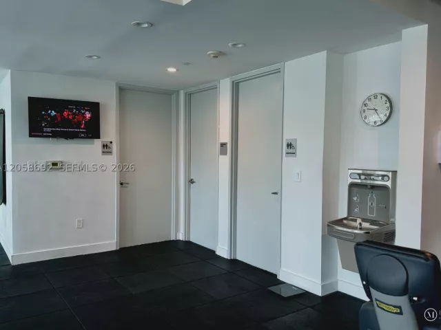 2-bedroom condo for sale in Miami - 500 Brickell Ave 1407 - MondialRealty