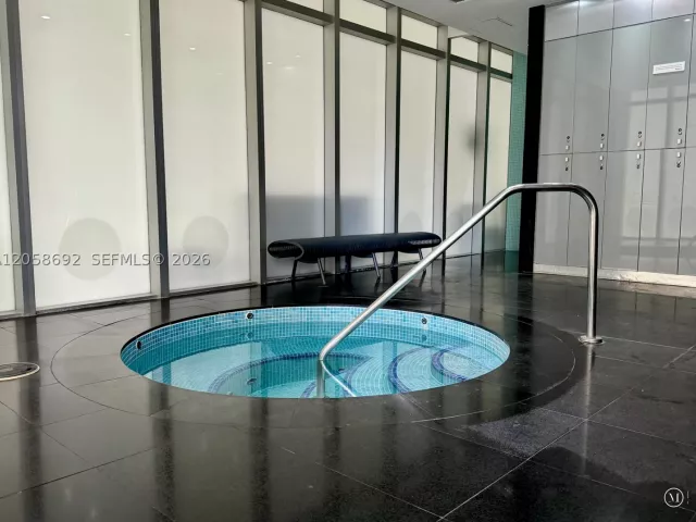 2-bedroom condo for sale in Miami - 500 Brickell Ave 1407 - MondialRealty
