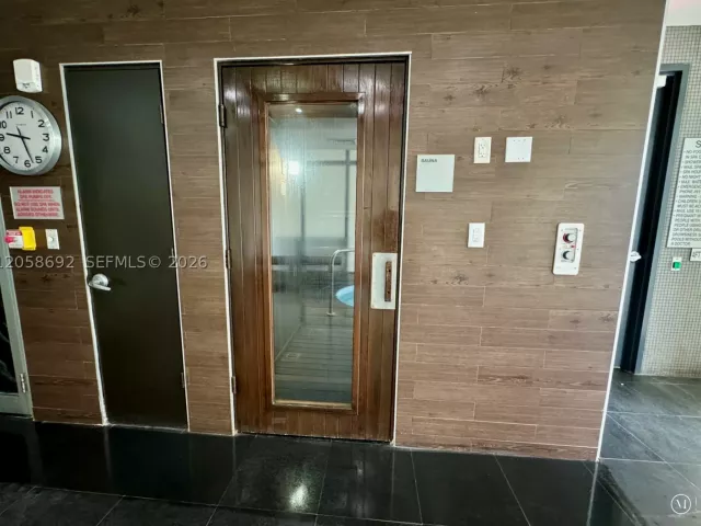 2-bedroom condo for sale in Miami - 500 Brickell Ave 1407 - MondialRealty