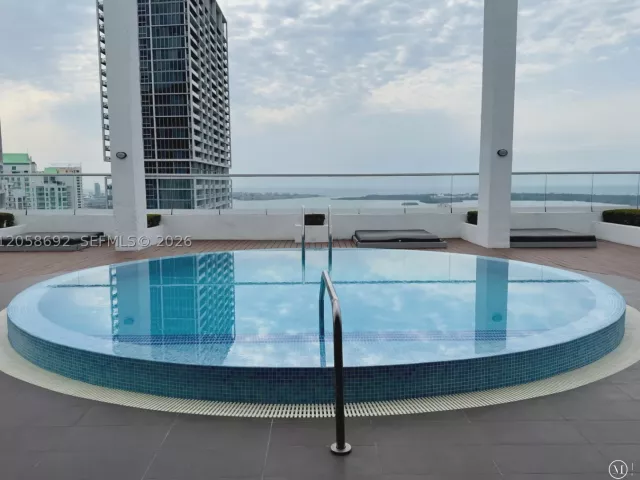 2-bedroom condo for sale in Miami - 500 Brickell Ave 1407 - MondialRealty