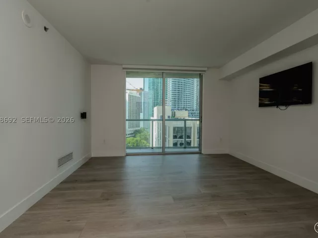 2-bedroom condo for sale in Miami - 500 Brickell Ave 1407 - MondialRealty