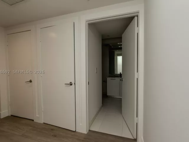 2-bedroom condo for sale in Miami - 500 Brickell Ave 1407 - MondialRealty
