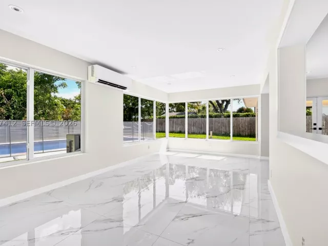 3-bedroom home for rent in Hollywood - 5715 Jackson St - MondialRealty