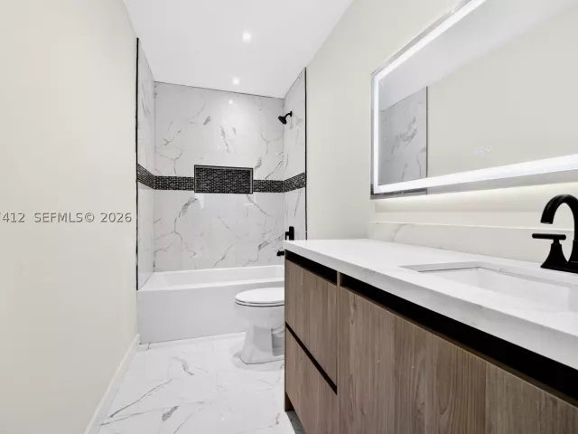 3-bedroom home for rent in Hollywood - 5715 Jackson St - MondialRealty