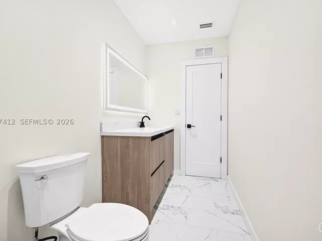 3-bedroom home for rent in Hollywood - 5715 Jackson St - MondialRealty
