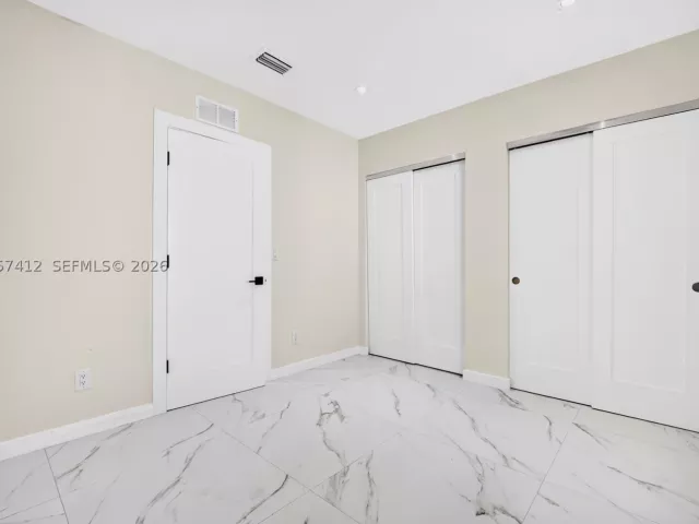3-bedroom home for rent in Hollywood - 5715 Jackson St - MondialRealty