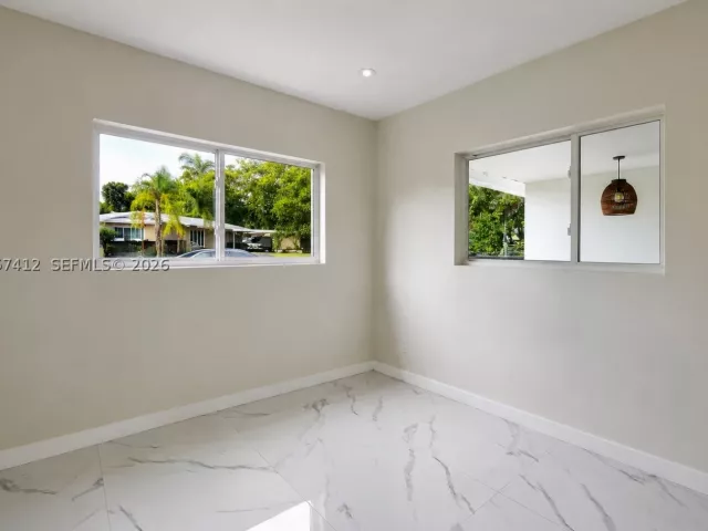 3-bedroom home for rent in Hollywood - 5715 Jackson St - MondialRealty