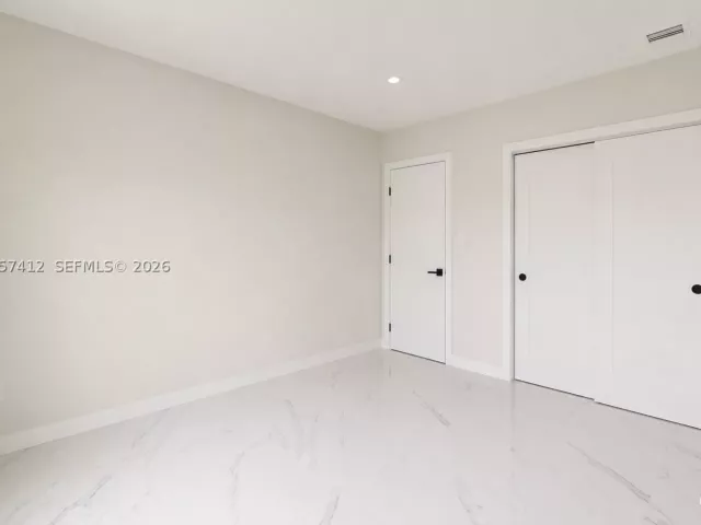 3-bedroom home for rent in Hollywood - 5715 Jackson St - MondialRealty