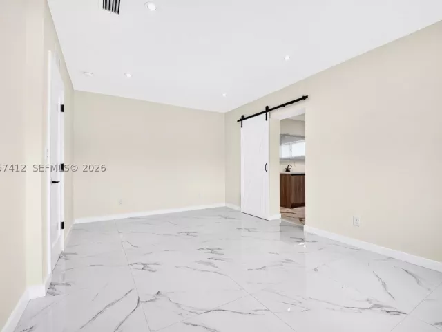 3-bedroom home for rent in Hollywood - 5715 Jackson St - MondialRealty