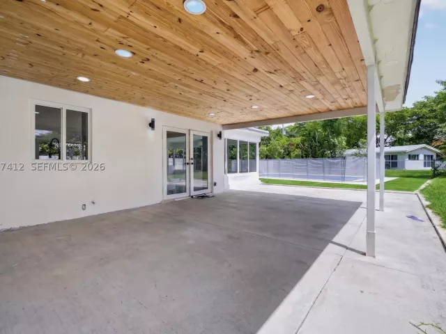 3-bedroom home for rent in Hollywood - 5715 Jackson St - MondialRealty