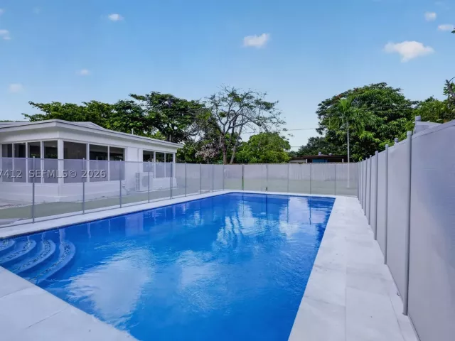 3-bedroom home for rent in Hollywood - 5715 Jackson St - MondialRealty