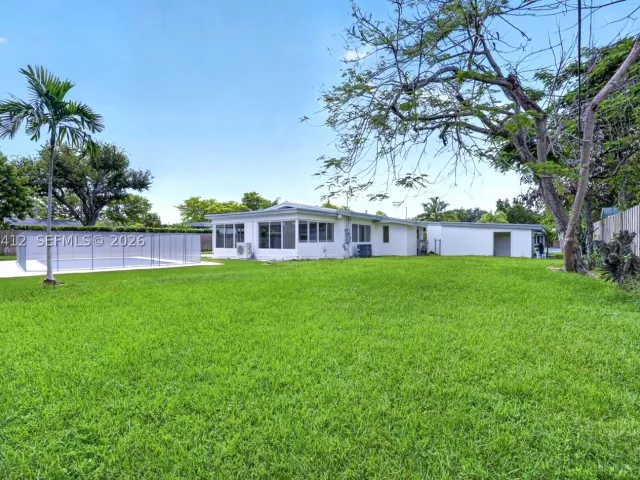 3-bedroom home for rent in Hollywood - 5715 Jackson St - MondialRealty