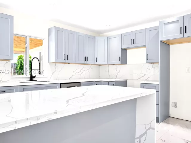 3-bedroom home for rent in Hollywood - 5715 Jackson St - MondialRealty