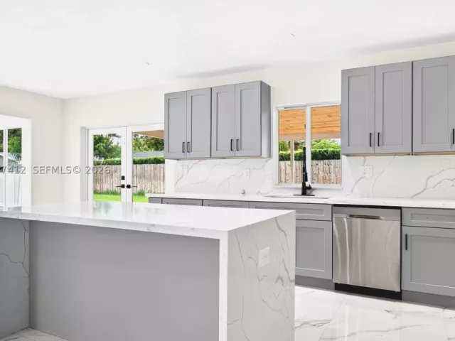 3-bedroom home for rent in Hollywood - 5715 Jackson St - MondialRealty