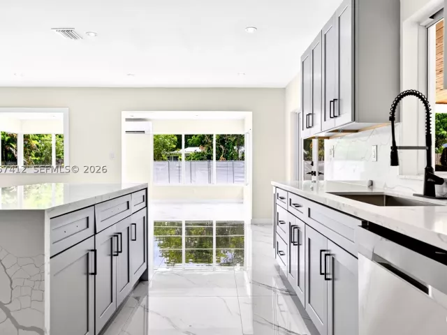 3-bedroom home for rent in Hollywood - 5715 Jackson St - MondialRealty