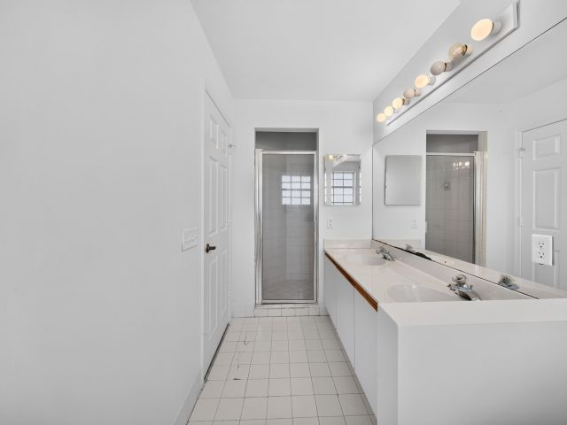 3-bedroom home for sale in Deerfield Beach - 1998 NE 7TH Street 103 - MondialRealty