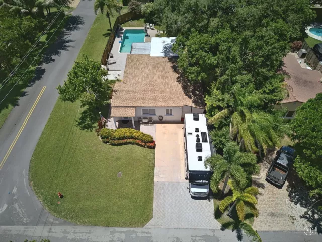 3-bedroom home for sale in Fort Lauderdale - 800 SW 19TH Street - MondialRealty