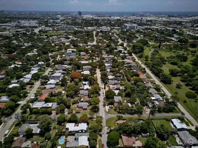 3-bedroom home for sale in Fort Lauderdale - 800 SW 19TH Street - MondialRealty