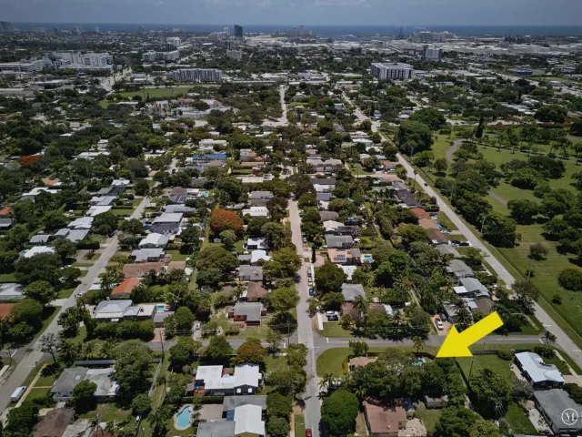 3-bedroom home for sale in Fort Lauderdale - 800 SW 19TH Street - MondialRealty