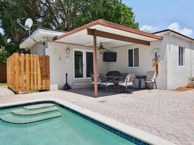 3-bedroom home for sale in Fort Lauderdale - 800 SW 19TH Street - MondialRealty