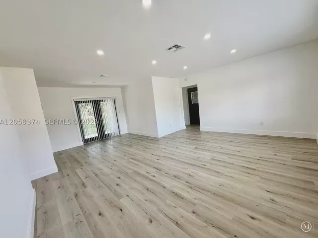 3-bedroom home for sale in Miami Gardens - 1101 NW 201st St - MondialRealty