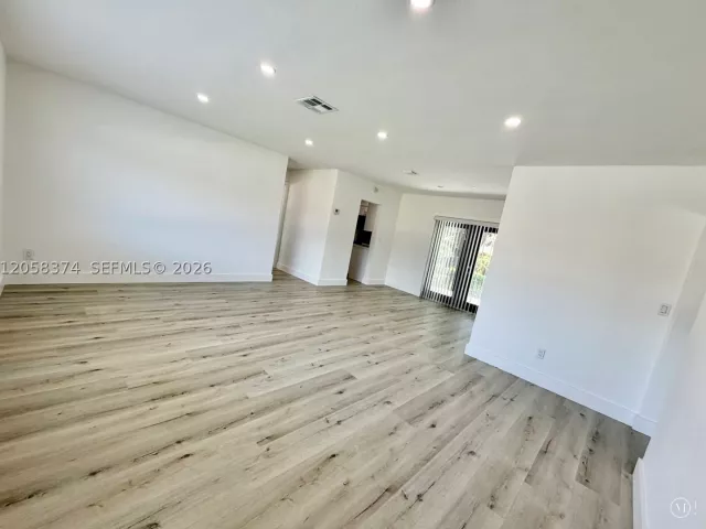 3-bedroom home for sale in Miami Gardens - 1101 NW 201st St - MondialRealty