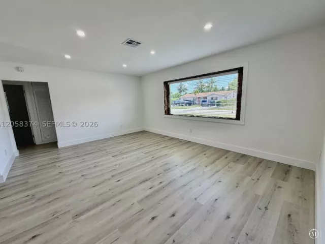 3-bedroom home for sale in Miami Gardens - 1101 NW 201st St - MondialRealty
