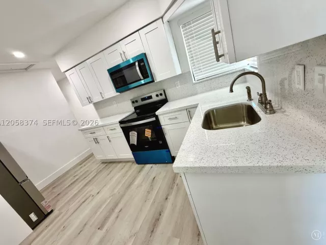 3-bedroom home for sale in Miami Gardens - 1101 NW 201st St - MondialRealty