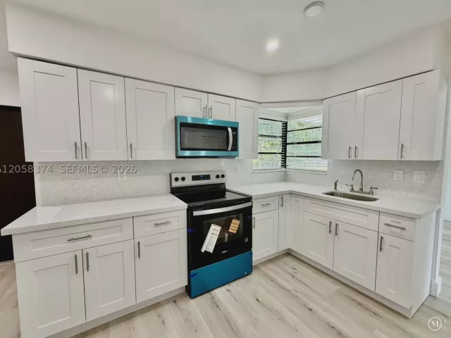 3-bedroom home for sale in Miami Gardens - 1101 NW 201st St - MondialRealty