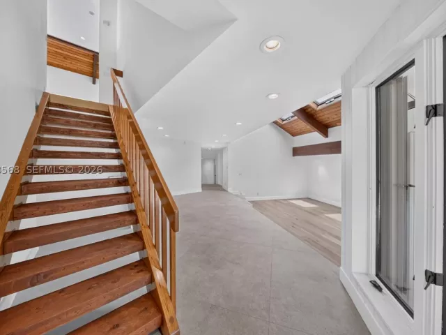 5-bedroom home for sale in Miami - 8925 SW 102nd Ter - MondialRealty