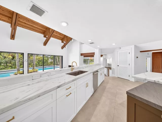 5-bedroom home for sale in Miami - 8925 SW 102nd Ter - MondialRealty