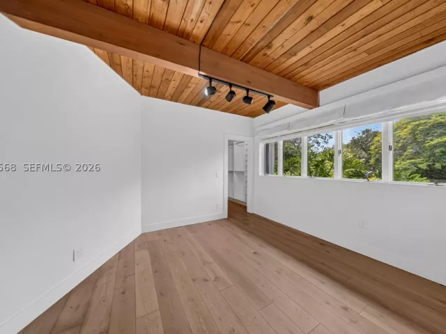 5-bedroom home for sale in Miami - 8925 SW 102nd Ter - MondialRealty
