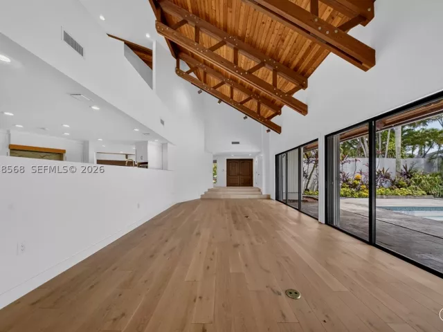 5-bedroom home for sale in Miami - 8925 SW 102nd Ter - MondialRealty
