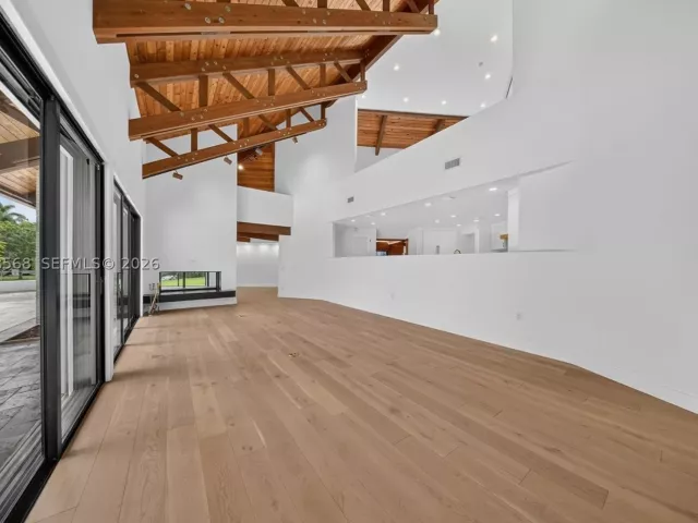 5-bedroom home for sale in Miami - 8925 SW 102nd Ter - MondialRealty
