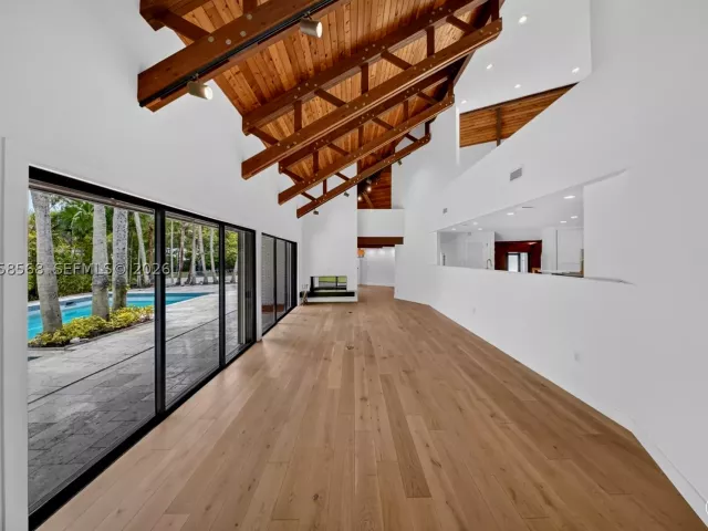 5-bedroom home for sale in Miami - 8925 SW 102nd Ter - MondialRealty