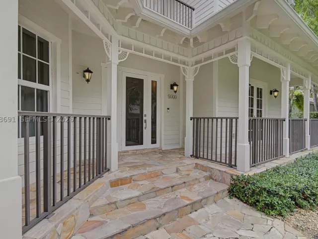 5-bedroom home for rent in Miami - 5000 SW 73rd Ter - MondialRealty