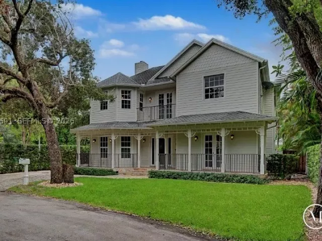 5-bedroom home for rent in Miami - 5000 SW 73rd Ter - MondialRealty
