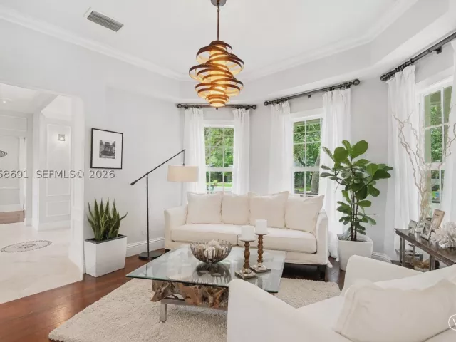 5-bedroom home for rent in Miami - 5000 SW 73rd Ter - MondialRealty
