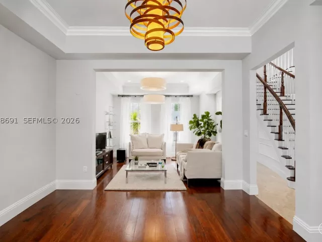 5-bedroom home for rent in Miami - 5000 SW 73rd Ter - MondialRealty