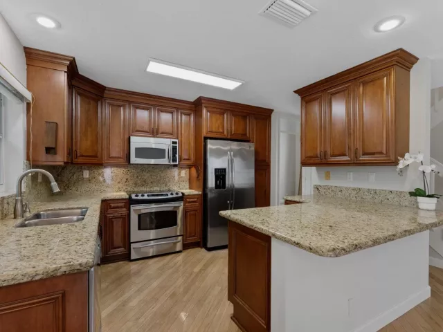 4-bedroom home for sale in Boca Raton - 10796 Crescendo Circle - MondialRealty
