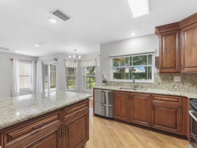 4-bedroom home for sale in Boca Raton - 10796 Crescendo Circle - MondialRealty