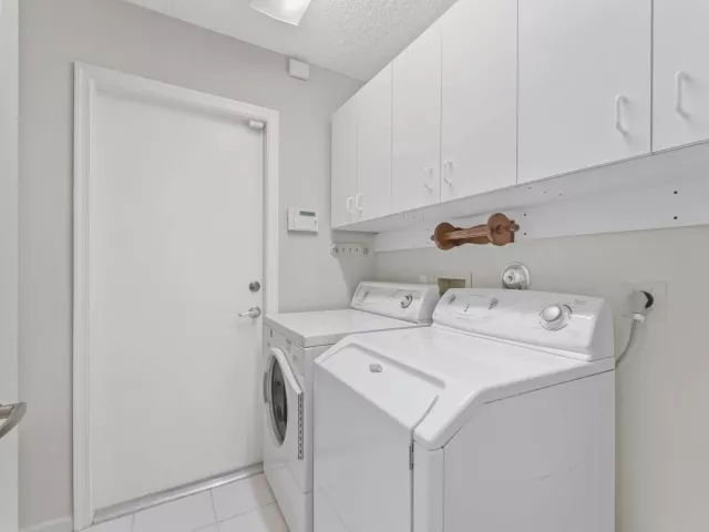 4-bedroom home for sale in Boca Raton - 10796 Crescendo Circle - MondialRealty