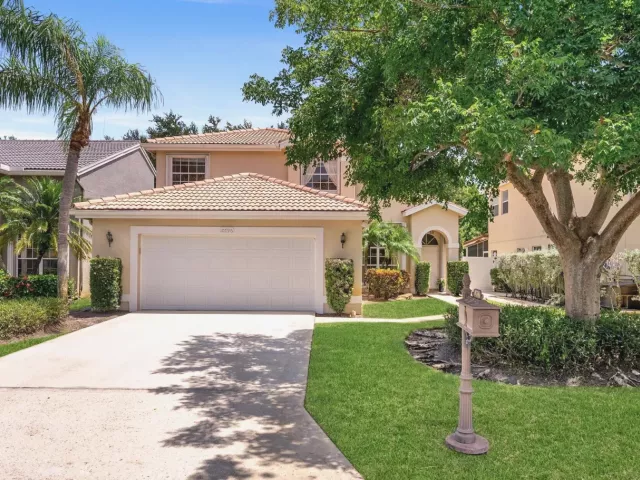 4-bedroom home for sale in Boca Raton - 10796 Crescendo Circle - MondialRealty