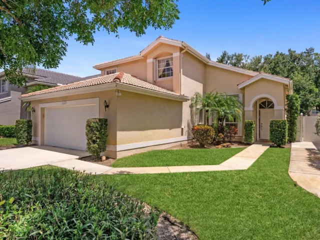 4-bedroom home for sale in Boca Raton - 10796 Crescendo Circle - MondialRealty
