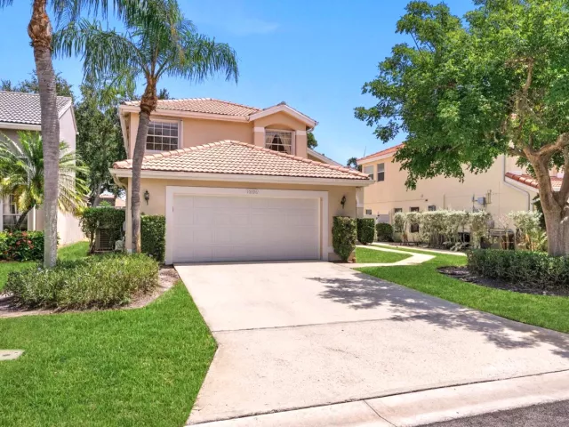4-bedroom home for sale in Boca Raton - 10796 Crescendo Circle - MondialRealty